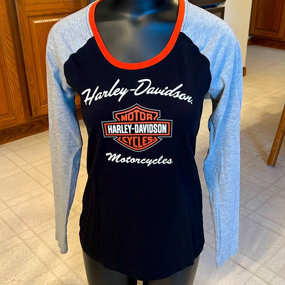 Harley Davidson women’s scoop neck long sleeve. Size medium.